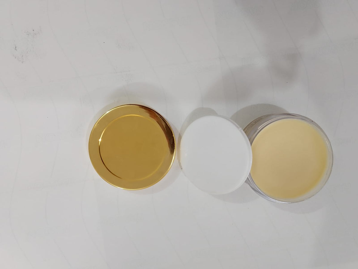 Pangi Hills Apricot Cream 20ml open jar and inner lid